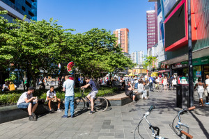 De PvdA Rotterdam is tégen winkelen tijdens Dodenherdenking